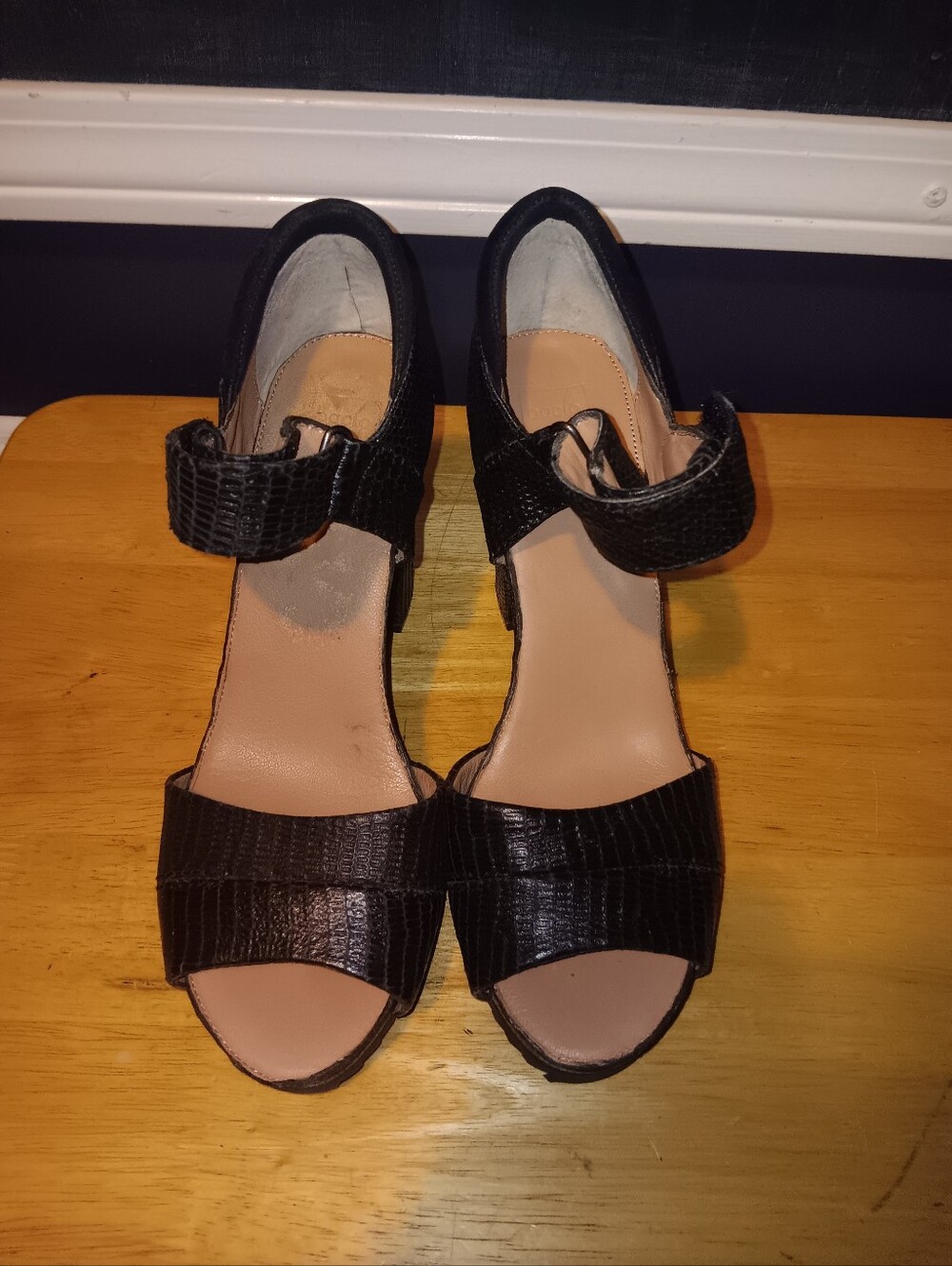 Bacio 61 Leather Open-Toe Ankle Strap Heels Size 9